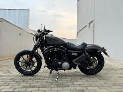 HARLEY DAVIDSON Sportster XL 883 IRON