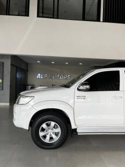 TOYOTA Hilux Caminhonete 3.0 16V 4P 4X4 SRV TURBO DIESEL CABINE DUPLA AUTOMTICO