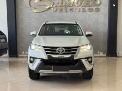TOYOTA Hilux Caminhonete 2.8 16V 4P SRX DIESEL CABINE DUPLA