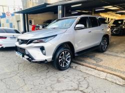 TOYOTA Hilux SW4 2.8 16V 4P SRX PLATINUM 4X4 7 LUGARES TURBO DIESEL AUTOMTICO
