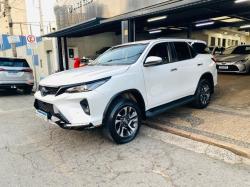 TOYOTA Hilux SW4 2.8 16V 4P SRX PLATINUM 4X4 7 LUGARES TURBO DIESEL AUTOMTICO
