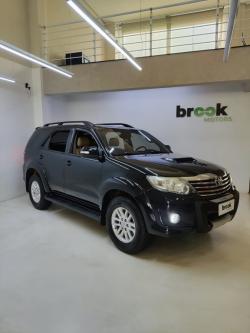 TOYOTA Hilux SW4 3.0 16V 4P SRV 4X4 7 LUGARES TURBO DIESEL AUTOMTICO
