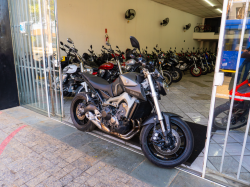 YAMAHA MT-09 850 