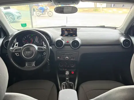 AUDI A1 1.4 16V 4P TFSI SPORTBACK ATRACTION S-TRONIC AUTOM�TICO, Foto 9