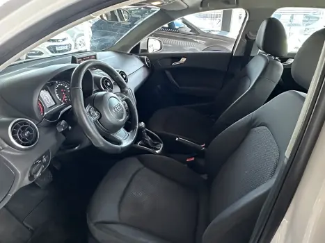 AUDI A1 1.4 16V TFSI ATRACTION S-TRONIC AUTOM�TICO, Foto 14