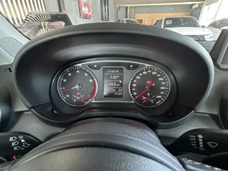 AUDI A1 1.4 16V TFSI ATRACTION S-TRONIC AUTOM�TICO, Foto 20