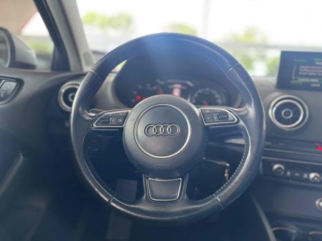 AUDI A3 1.8 4P, Foto 8