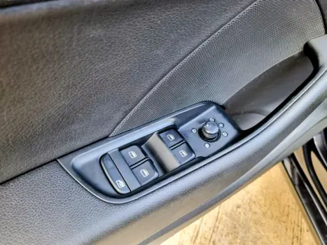 AUDI A3 Sedan 2.0 16V 4P TFSI AMBITION S-TRONIC AUTOM�TICO, Foto 18