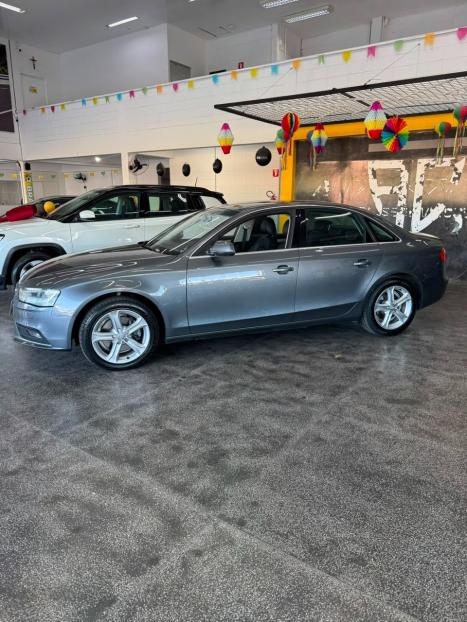 AUDI A4 1.8 20V 4P AUTOM�TICO, Foto 2
