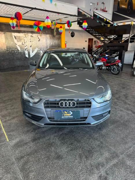 AUDI A4 1.8 20V 4P AUTOM�TICO, Foto 3