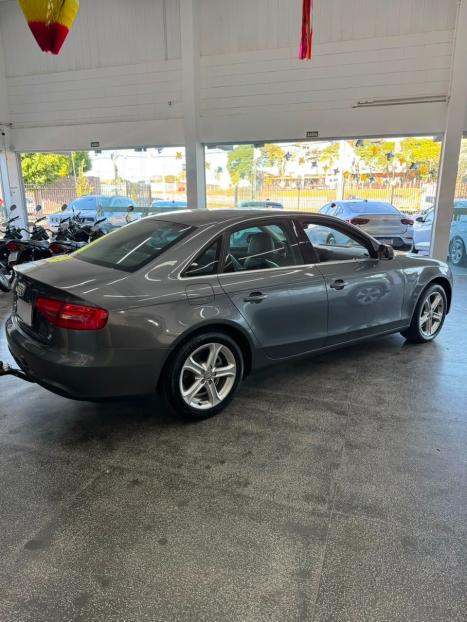 AUDI A4 1.8 20V 4P AUTOM�TICO, Foto 4