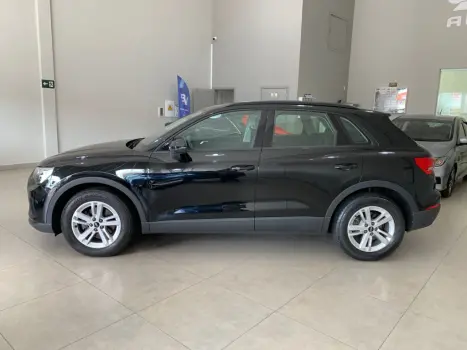 AUDI Q3 1.4 4P 35 TFSI PRESTIGE S-TRONIC AUTOM�TICO, Foto 4