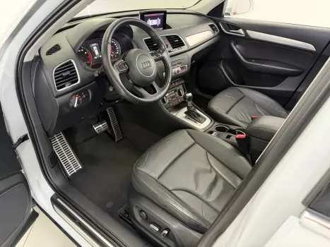 AUDI Q3 1.4 4P FLEX TFSI AMBIENTE S-TRONIC AUTOM�TICO, Foto 3
