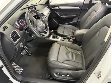 AUDI Q3 1.4 4P FLEX TFSI AMBIENTE S-TRONIC AUTOM�TICO, Foto 6