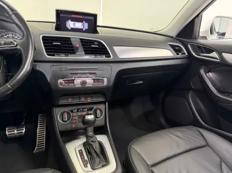 AUDI Q3 1.4 4P FLEX TFSI AMBIENTE S-TRONIC AUTOM�TICO, Foto 10