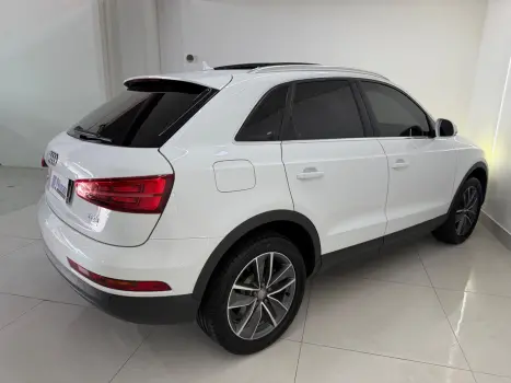 AUDI Q3 1.4 4P FLEX TFSI AMBIENTE S-TRONIC AUTOM�TICO, Foto 12