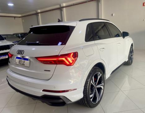 AUDI Q3 2.0 4P 40 TFSI PERFORMANCE BLACK QUATTRO TIPTRONIC AUTOM�TICO, Foto 2