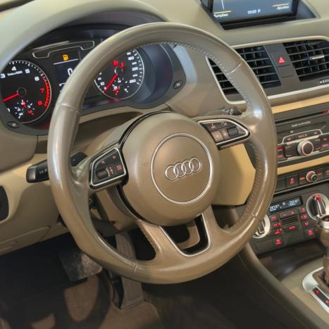 AUDI Q3 2.0 4P TFSI AMBIENTE QUATTRO S-TRONIC AUTOM�TICO, Foto 11