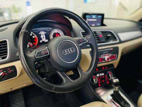 AUDI Q3 2.0 4P TFSI AMBIENTE QUATTRO S-TRONIC AUTOM�TICO, Foto 12