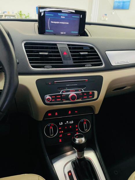 AUDI Q3 2.0 4P TFSI AMBIENTE QUATTRO S-TRONIC AUTOM�TICO, Foto 19