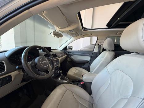 AUDI Q3 2.0 4P TFSI AMBIENTE QUATTRO S-TRONIC AUTOM�TICO, Foto 6