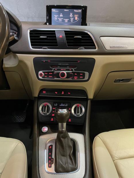 AUDI Q3 2.0 4P TFSI AMBIENTE QUATTRO S-TRONIC AUTOM�TICO, Foto 10