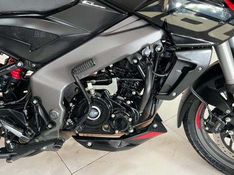 BAJAJ Dominar 160 , Foto 12