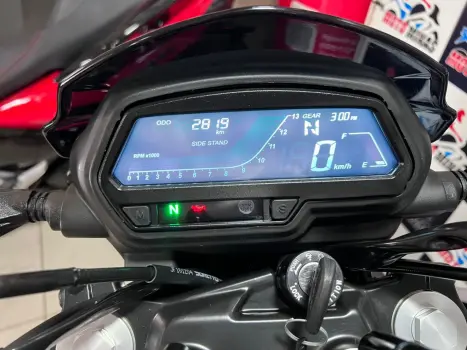 BAJAJ Dominar 200 , Foto 8