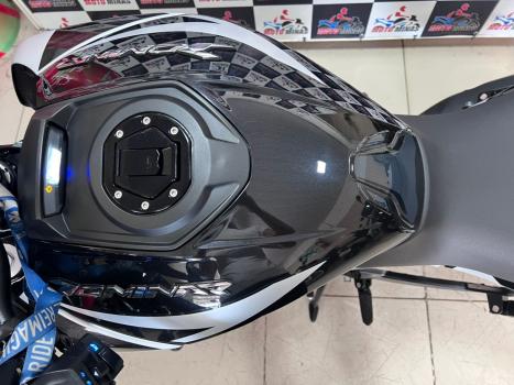 BAJAJ Dominar 200 , Foto 10