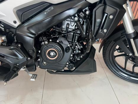 BAJAJ Dominar 200 , Foto 9