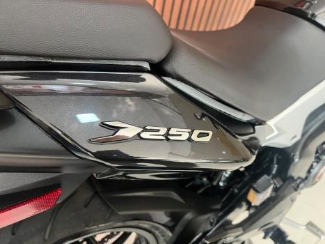 BAJAJ Dominar 200 , Foto 10