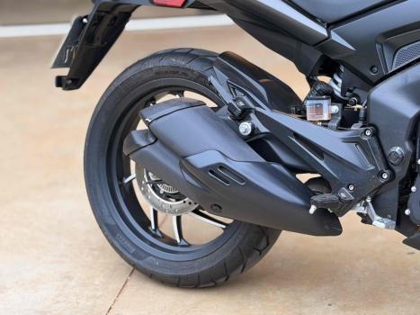 BAJAJ Dominar 400 , Foto 7