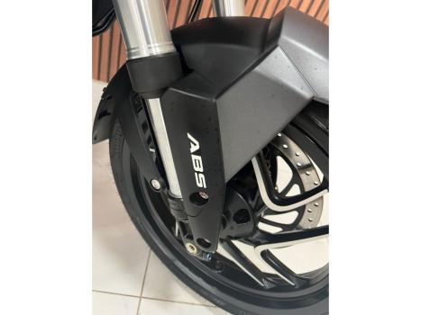 BAJAJ Dominar 400 , Foto 11