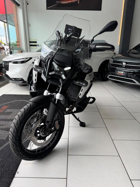BMW R 1300 GS ADVENTURE TRIPLE BLACK, Foto 3