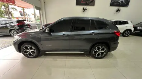 BMW X1 2.0 16V 4P S DRIVE 20I X-LINE TURBO AUTOM�TICO, Foto 4