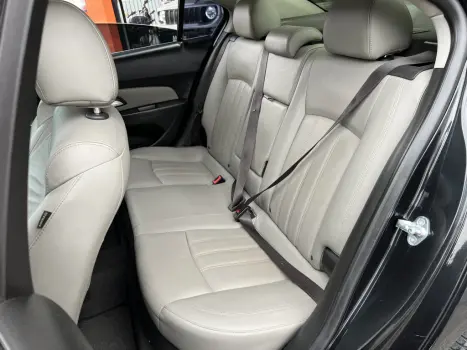 CHEVROLET Cruze Sedan 1.8 16V 4P LTZ ECOTEC FLEX AUTOMÁTICO, Foto 9 CHEVROLET Cruze Sedan 1.8 16V 4P LTZ ECOTEC FLEX AUTOMÁTICO, Foto 9