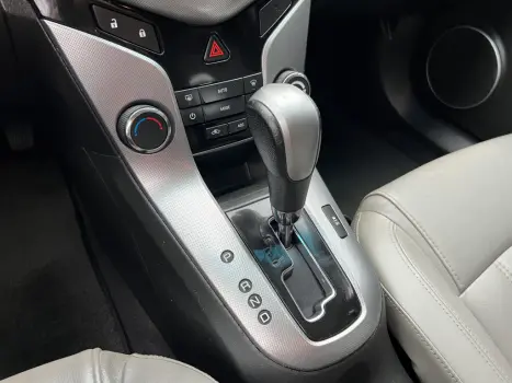 CHEVROLET Cruze Sedan 1.8 16V 4P LTZ ECOTEC FLEX AUTOMÁTICO, Foto 15 CHEVROLET Cruze Sedan 1.8 16V 4P LTZ ECOTEC FLEX AUTOMÁTICO, Foto 15