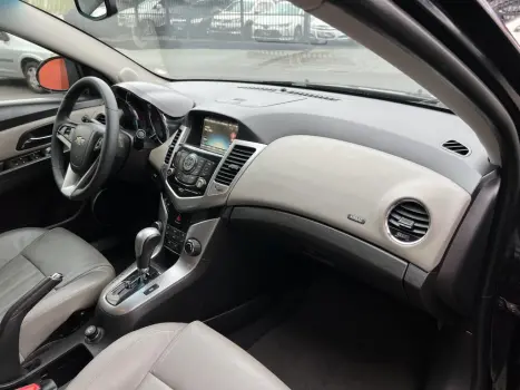 CHEVROLET Cruze Sedan 1.8 16V 4P LTZ ECOTEC FLEX AUTOMÁTICO, Foto 16 CHEVROLET Cruze Sedan 1.8 16V 4P LTZ ECOTEC FLEX AUTOMÁTICO, Foto 16