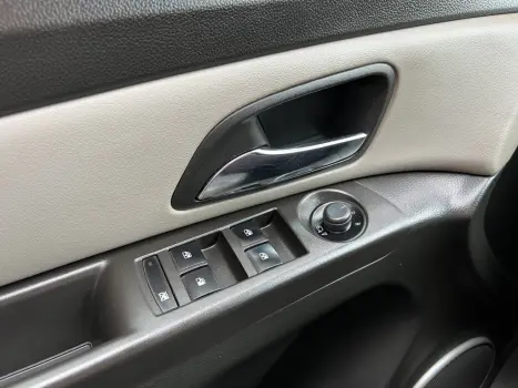 CHEVROLET Cruze Sedan 1.8 16V 4P LTZ ECOTEC FLEX AUTOMÁTICO, Foto 18 CHEVROLET Cruze Sedan 1.8 16V 4P LTZ ECOTEC FLEX AUTOMÁTICO, Foto 18