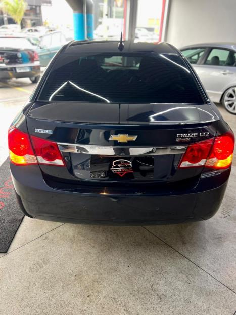 CHEVROLET Cruze Sedan 1.8 16V 4P LTZ ECOTEC FLEX AUTOMÁTICO, Foto 5 CHEVROLET Cruze Sedan 1.8 16V 4P LTZ ECOTEC FLEX AUTOMÁTICO, Foto 5