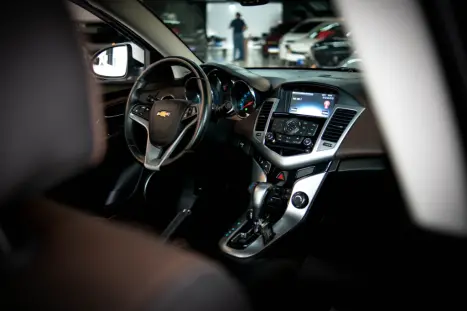 CHEVROLET Cruze Sedan 1.8 16V 4P LTZ ECOTEC FLEX AUTOM�TICO, Foto 31