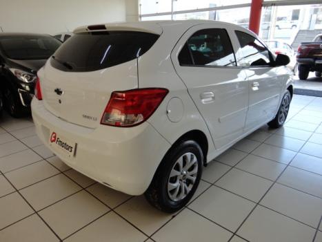 CHEVROLET Onix Hatch 1.0 4P FLEX LT, Foto 5 CHEVROLET Onix Hatch 1.0 4P FLEX LT, Foto 5