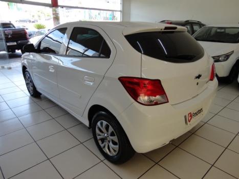 CHEVROLET Onix Hatch 1.0 4P FLEX LT, Foto 8 CHEVROLET Onix Hatch 1.0 4P FLEX LT, Foto 8