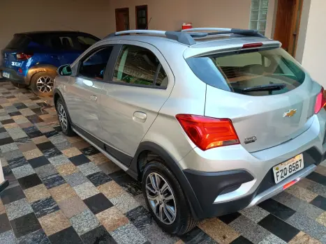 CHEVROLET Onix Hatch 1.4 4P FLEX ACTIV, Foto 3 CHEVROLET Onix Hatch 1.4 4P FLEX ACTIV, Foto 3