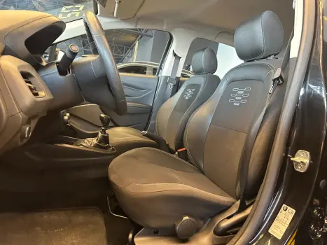 CHEVROLET Onix Hatch 1.0 4P FLEX JOY BLACK, Foto 7 CHEVROLET Onix Hatch 1.0 4P FLEX JOY BLACK, Foto 7