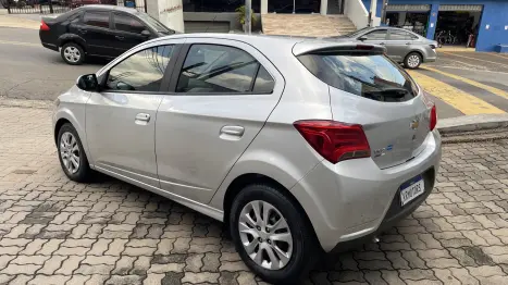 CHEVROLET Onix Hatch 1.4 4P FLEX LT AUTOMÁTICO, Foto 6 CHEVROLET Onix Hatch 1.4 4P FLEX LT AUTOMÁTICO, Foto 6