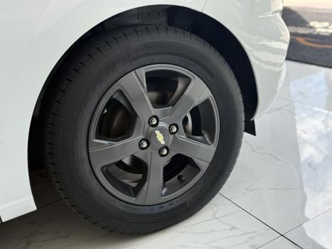 CHEVROLET Onix Hatch 1.4 4P FLEX LT, Foto 6