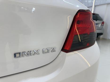 CHEVROLET Onix Hatch 1.4 4P FLEX LTZ, Foto 9
