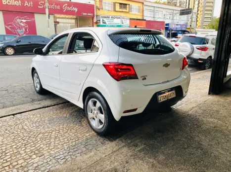 CHEVROLET Onix Hatch 1.4 4P FLEX LT, Foto 6 CHEVROLET Onix Hatch 1.4 4P FLEX LT, Foto 6