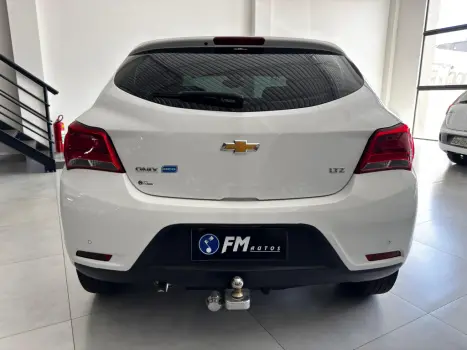 CHEVROLET Onix Hatch 1.4 4P FLEX LTZ AUTOMÁTICO, Foto 4 CHEVROLET Onix Hatch 1.4 4P FLEX LTZ AUTOMÁTICO, Foto 4